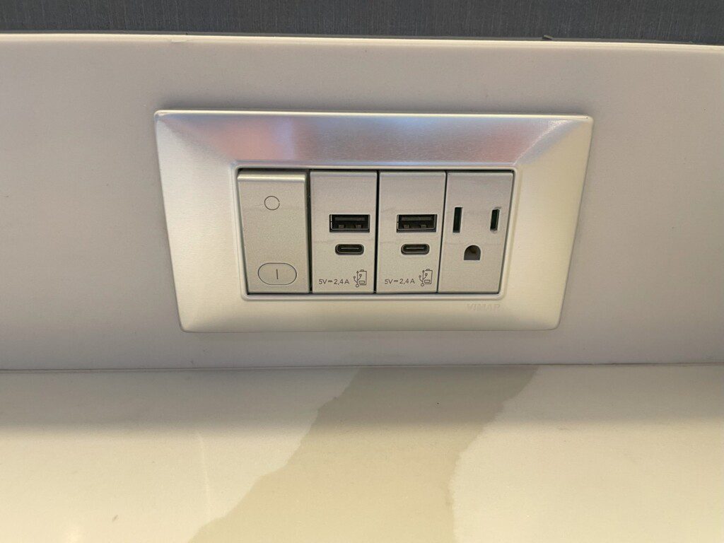 a wall outlet with usb ports